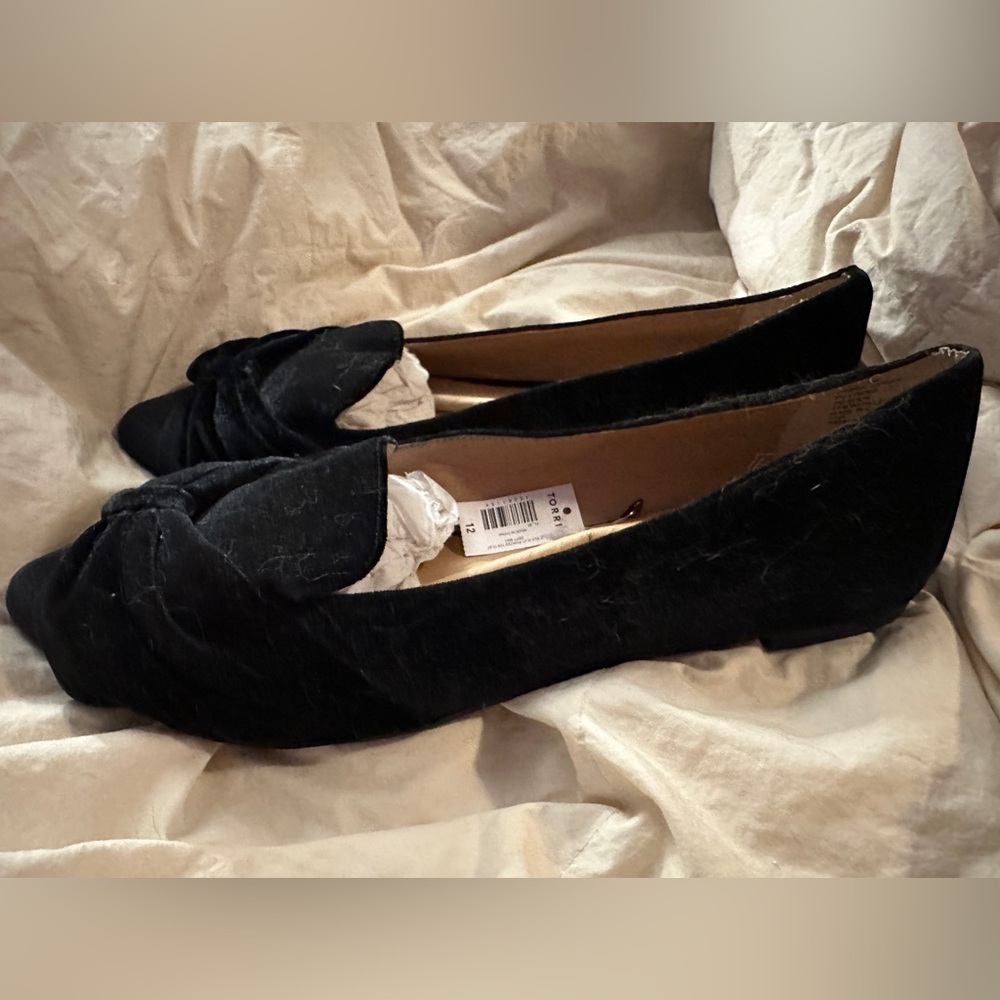 NWT Torrid Black Velvet Flats 12